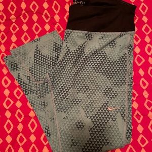 Nike Dri Fit 7/8 leggings